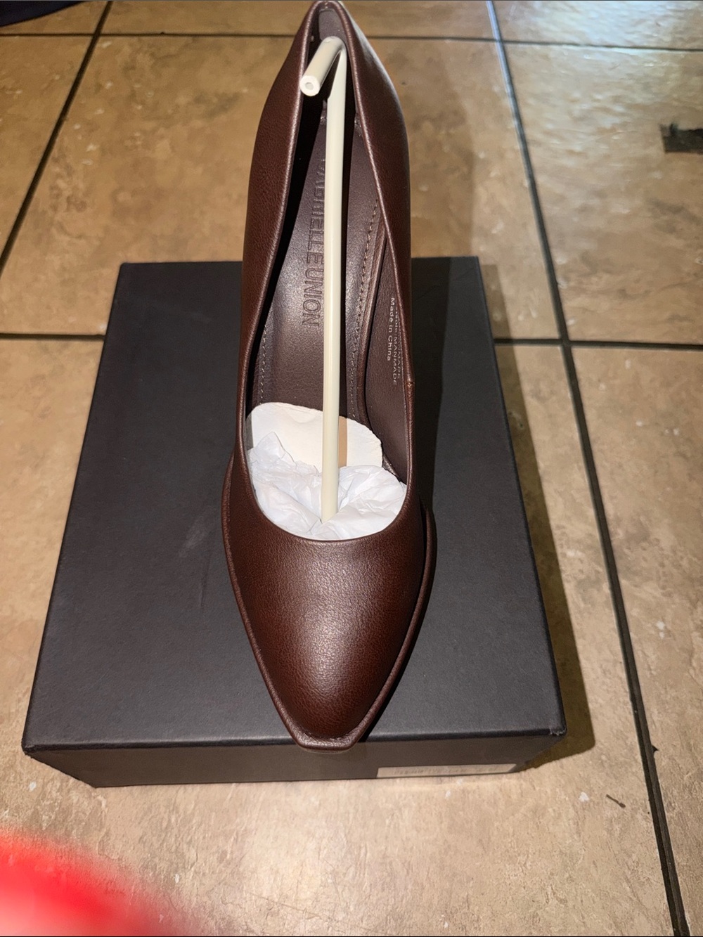 Elegant Pointed-Toe Brown Leather Pumps